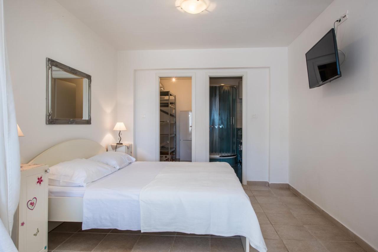 Apartments Amneris Τρογκίρ Εξωτερικό φωτογραφία