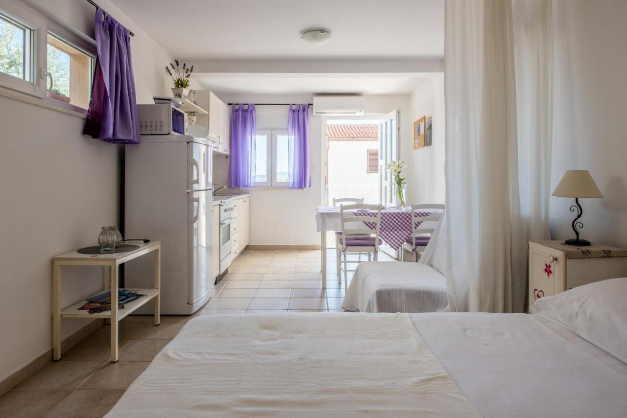 Apartments Amneris Τρογκίρ Εξωτερικό φωτογραφία